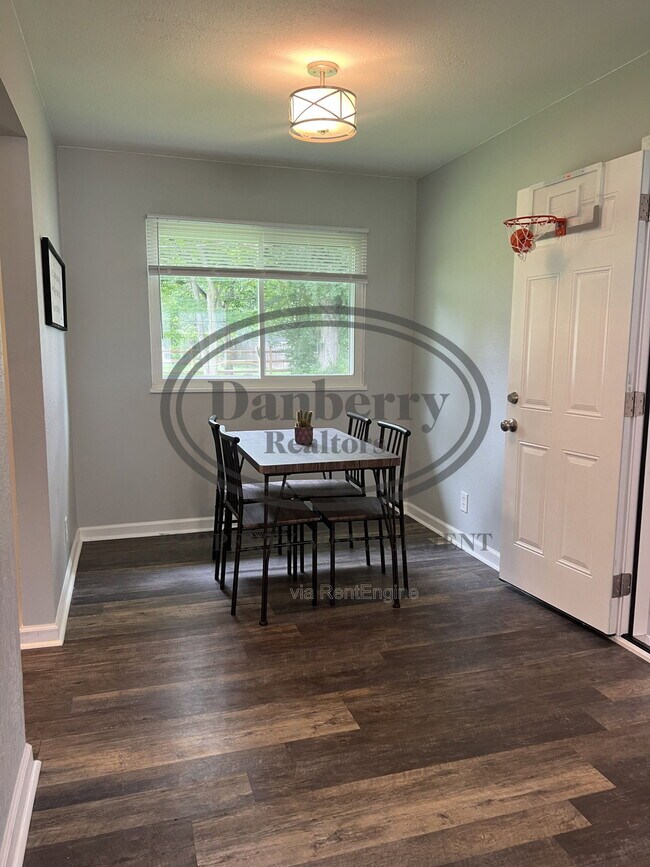 Photo - 6051 Graystone Dr