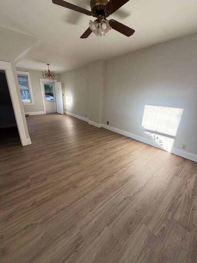 Photo - 1548 E 4th St Unit 1548 E 4th St
