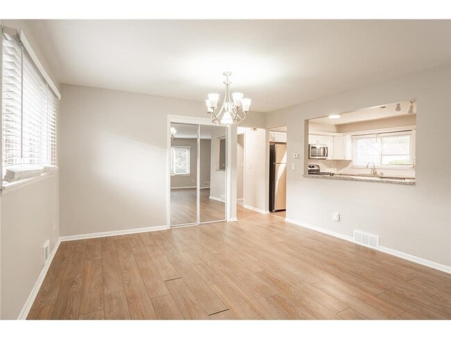 Photo - 6418 Knoll St