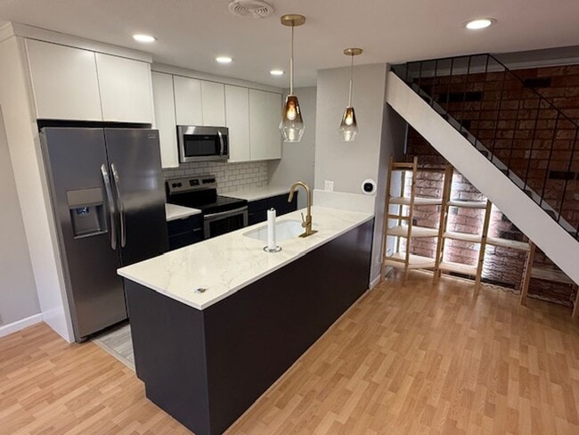 Photo - Charming 2-Bedroom Home Near Downtown Camp...