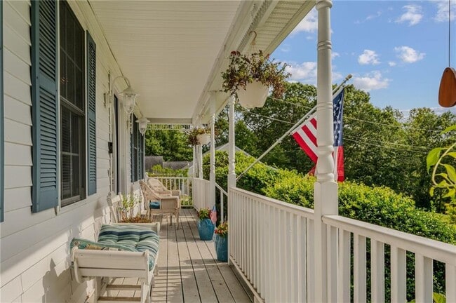Photo - 133 Winnapaug Rd