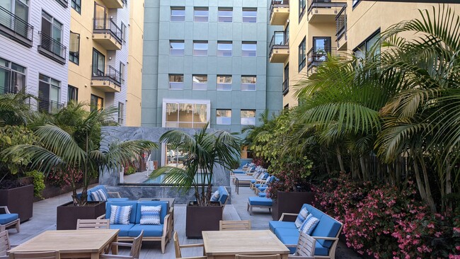 889 Date St Unit 143