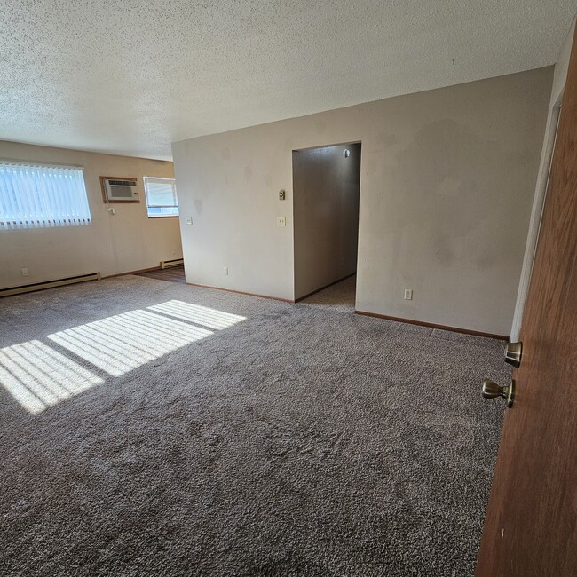 Building Photo - 530 5th St E Unit 103
