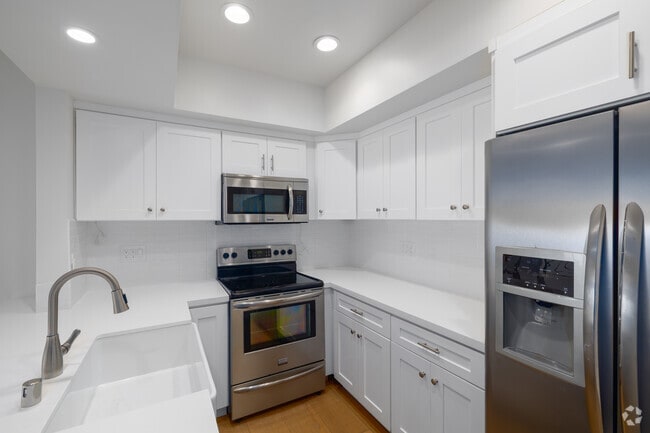 2BR, 2BA - 1,250SF - Kitchen