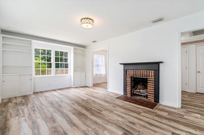 Photo - MIDTOWN COTTAGE