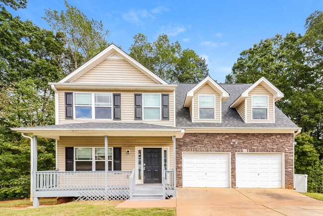 Building Photo - 657 Amberwood Dr