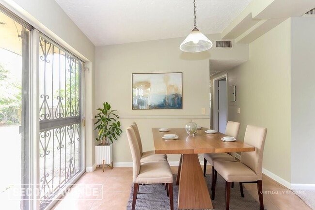 Photo - 8645 Samona Dr W