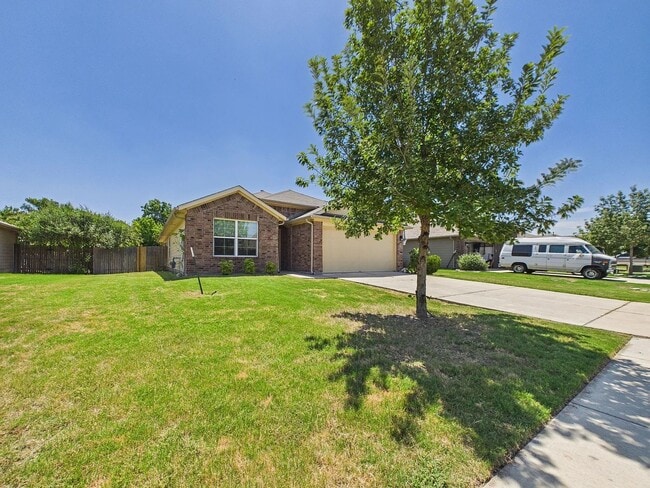 Building Photo - 607 Luna Vista Dr