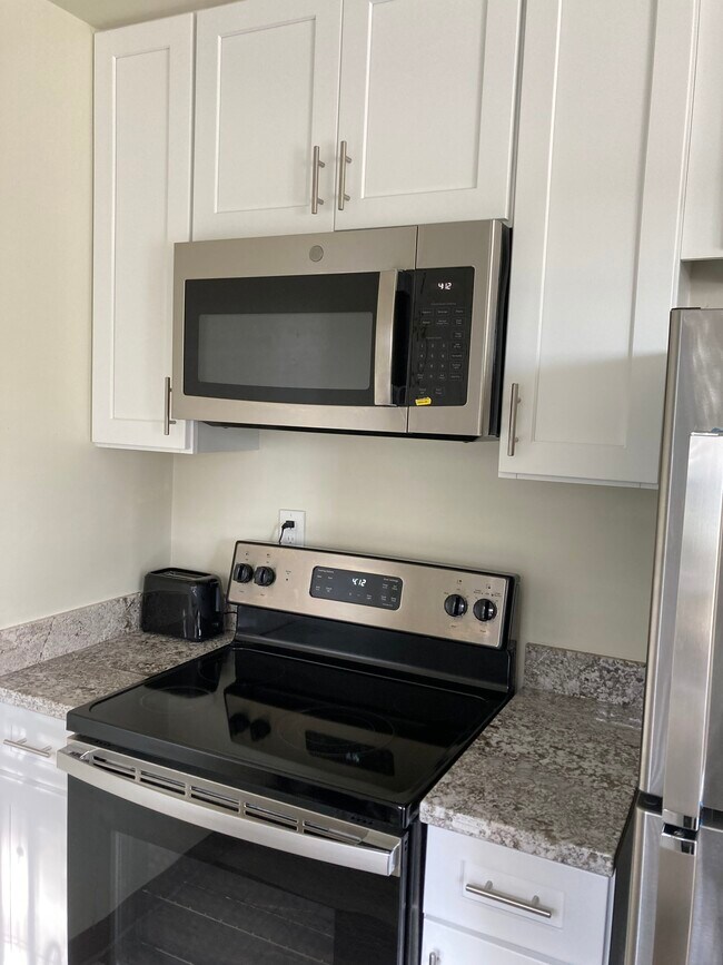 Stove - 4316 Rilea Way Unidad 4