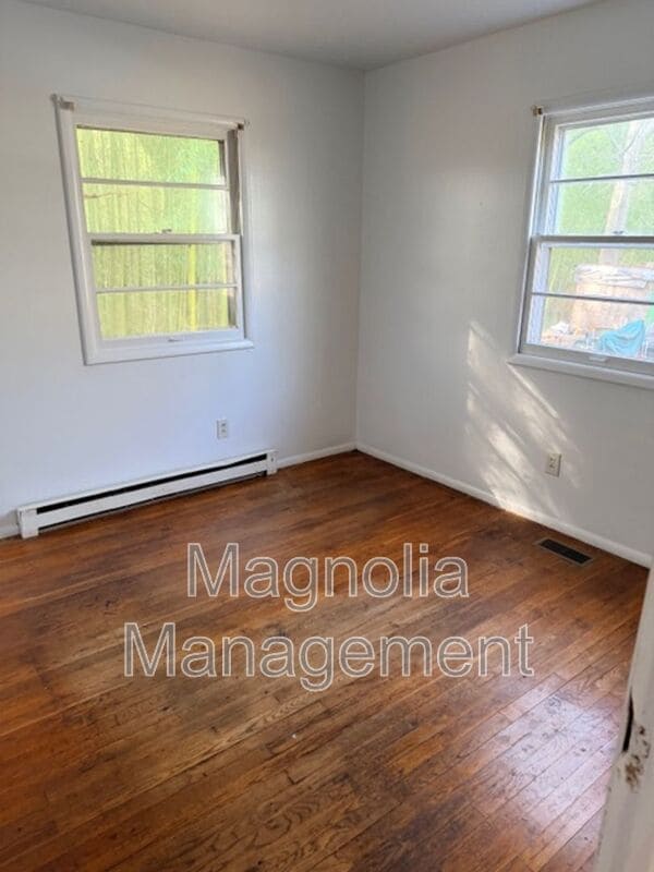 Photo - 820 Arrow St