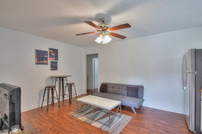 Photo - 1714B Villa Pl