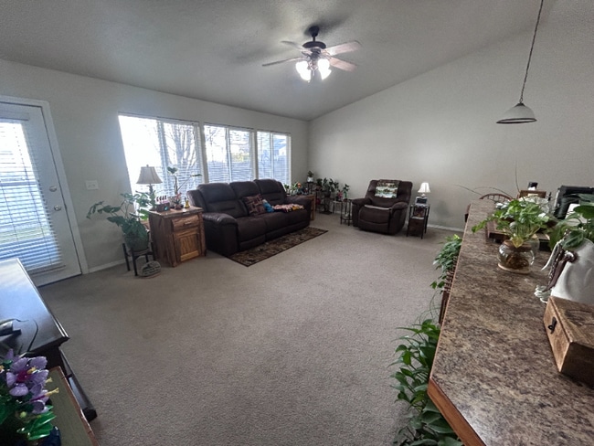 Photo - 1707 Dora Dr N