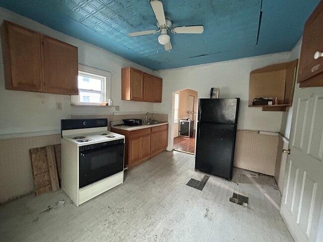 Photo - 119 Woodbury St