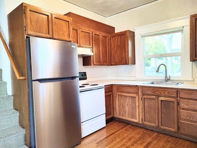 Cocina - 1308 E 19th Ave