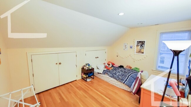 Photo - Charming 4 Bedroom-No Broker Fee