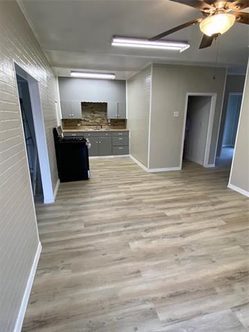 Photo - 105 S 3rd St