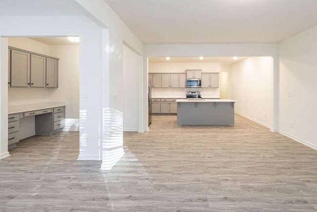 Photo - 3 Bed, 2.5 Bath Home with Bonus Loft & Private Owner Suite - Available Late September Move In
