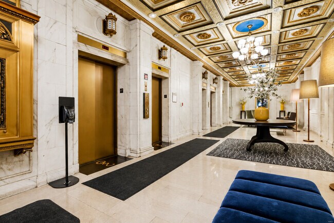 300-314 N Broadway Unit 1405