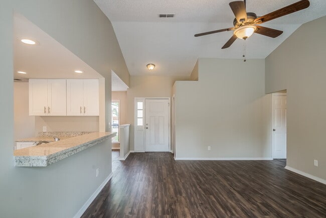 Photo - 426 Wheatfield Ct