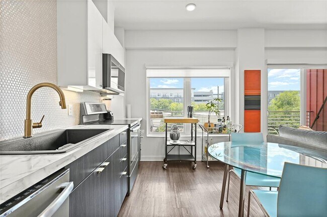 Photo - 4361 S Congress Ave Unit 228