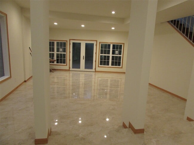 Photo - 201 Vanderpool Ln Unit True