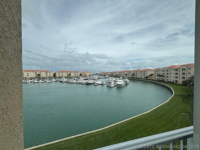 Building Photo - 12 Harbour Isle Dr W Unit 306
