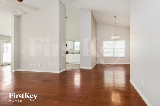 231 Grandview Ln