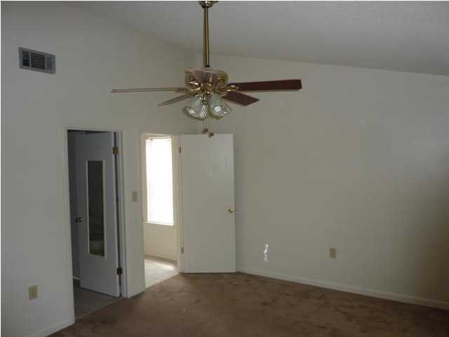 Photo - 129 SE Scottwood Dr