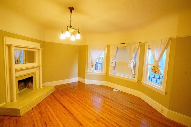 Building Photo - 5814 Martin Luther King Jr Way Unit A