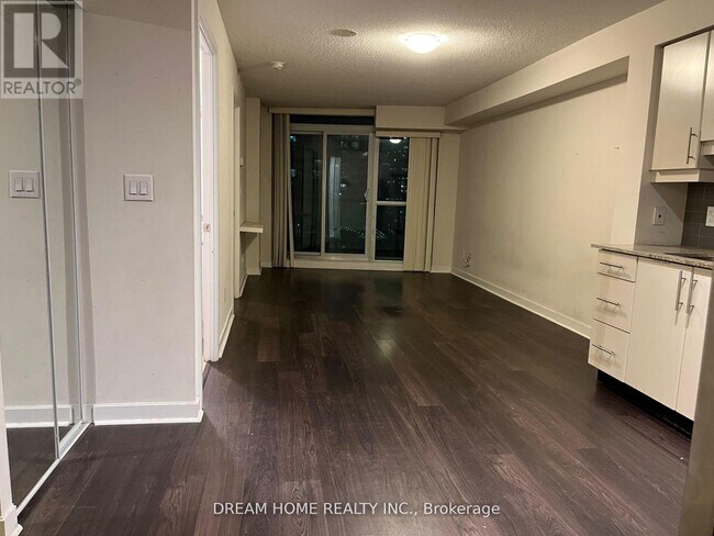 Photo - 33 Bay St. Unit 1413