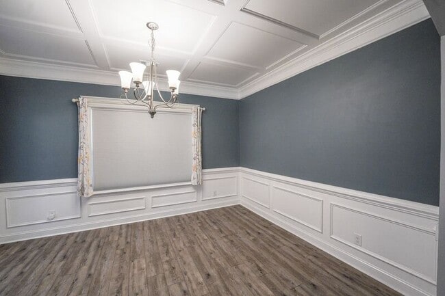 Photo - 425 Wicklow Dr