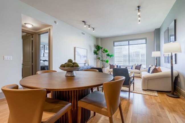 Photo - Your New Home Comes with 2 Weeks Free & $500! Unit 7RW