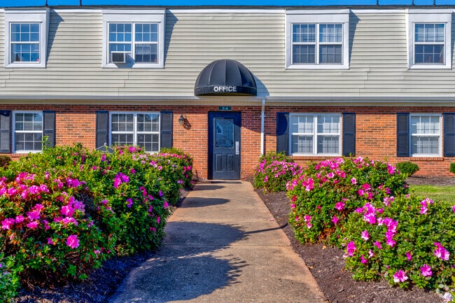 Hampton Creek Apartments