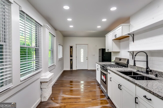 Photo - 1126 Briarcliff Pl NE