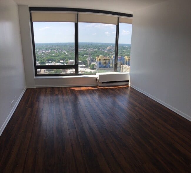 Photo - 5445 N Sheridan Rd Condo Unit 2809