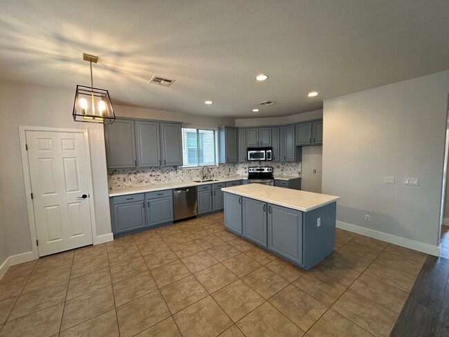 Photo - 15439 W Poinsettia Dr