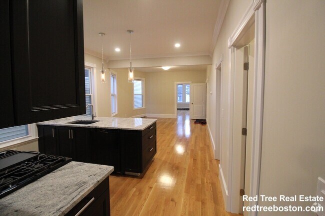 Building Photo - 125 Princeton St Unit 2 Rental