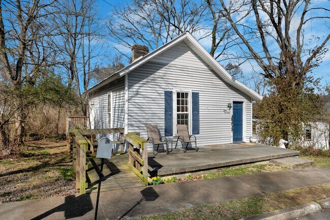 Photo - 1214 School St