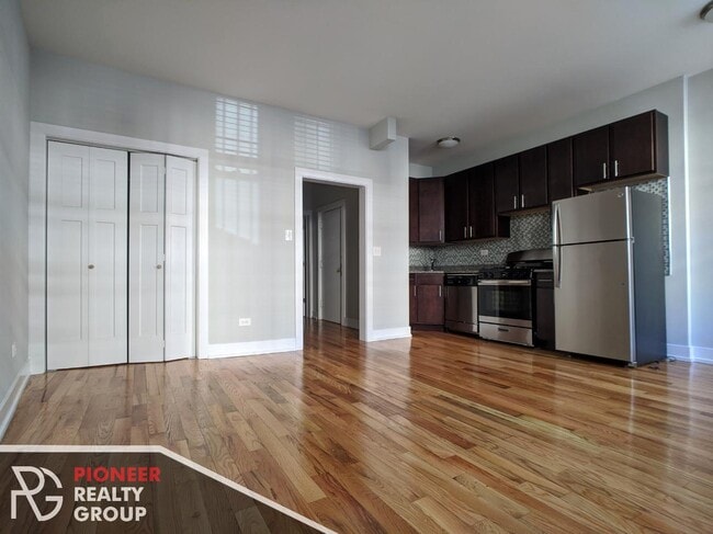 Photo - 515 W Melrose St Unit #511-305