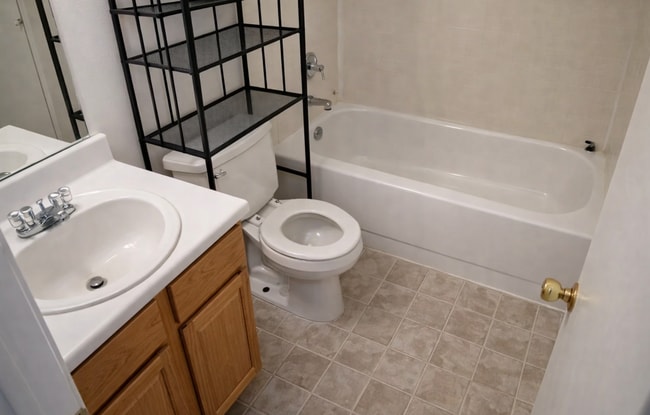 Photo - 1705 Benttree Dr