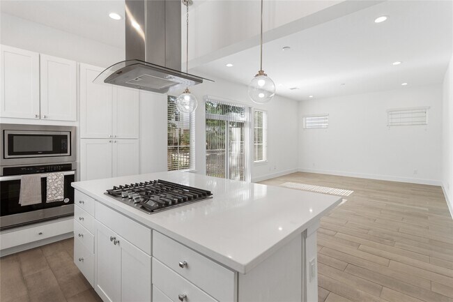 Photo - 7702 Westside Villas Ln