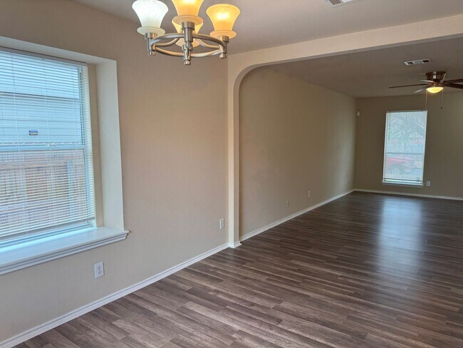 Photo - 9061 Clearwood Pth