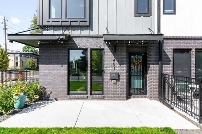 Photo - 1401 Yates St