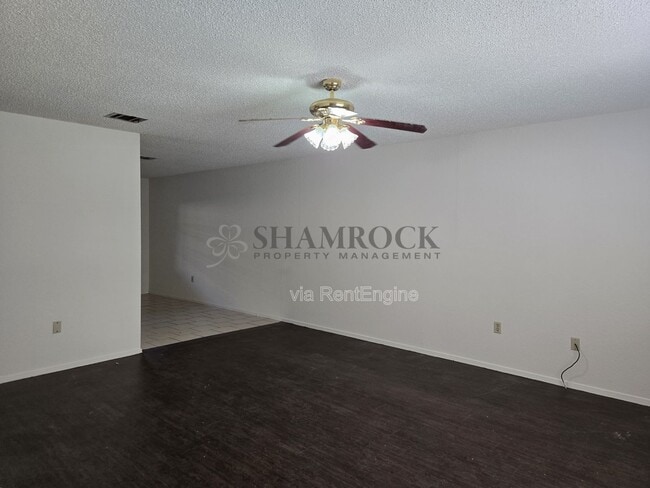 Photo - 910 Lancelot Cir