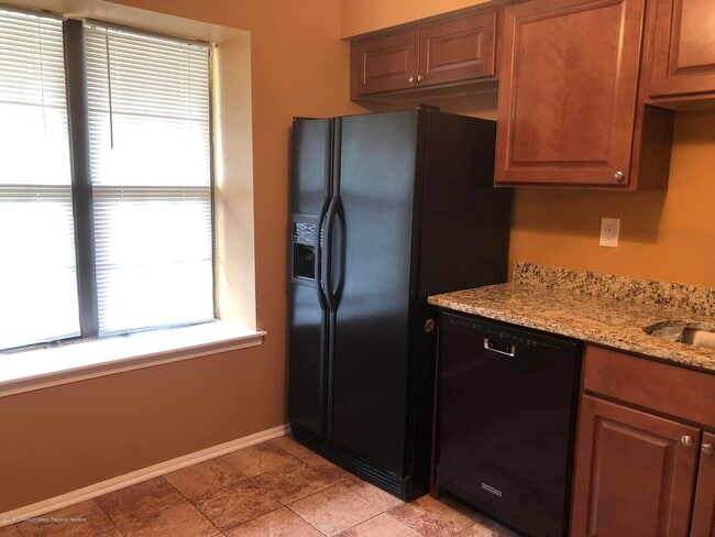 Photo - 275 Gloucester Ct