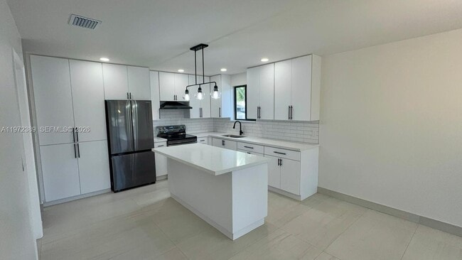 Photo - 800 Jann Ave