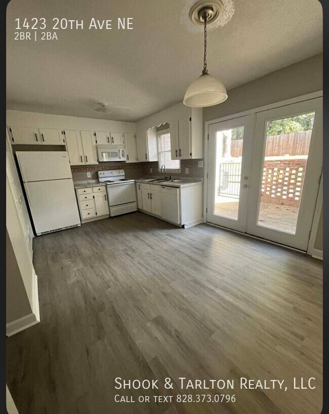 Photo - 1423 20th Ave NE