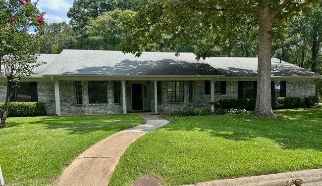Building Photo - 5802 Kevin St