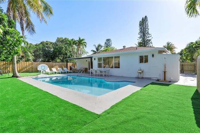 Photo - 10801 Peachtree Dr