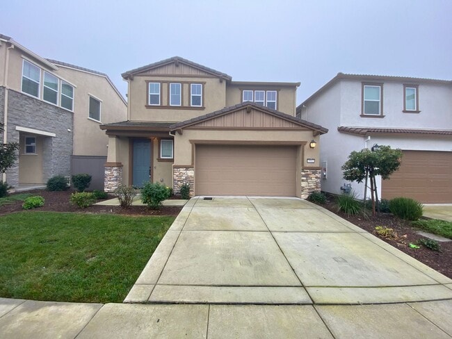 Building Photo - Gorgeous 3 bedroom 2.5 bath home in Northlake community